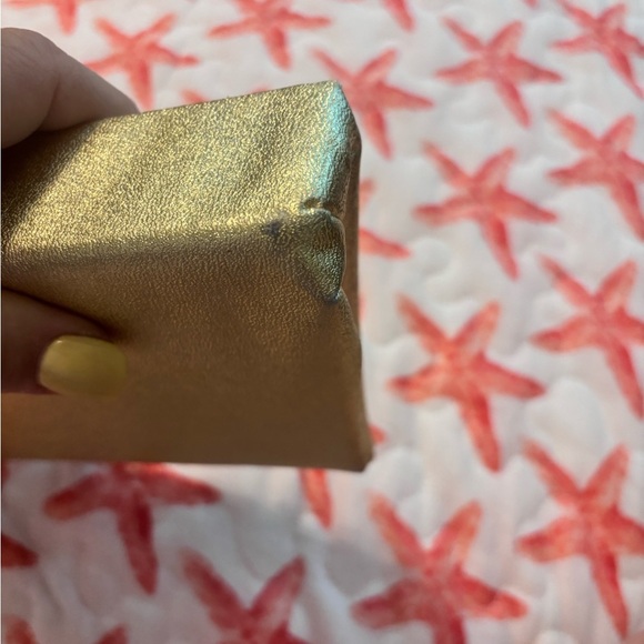 Vintage Bobbie Jerome Gold Clutch with Structured Design and Metallic Sheen - Picture 9 of 11